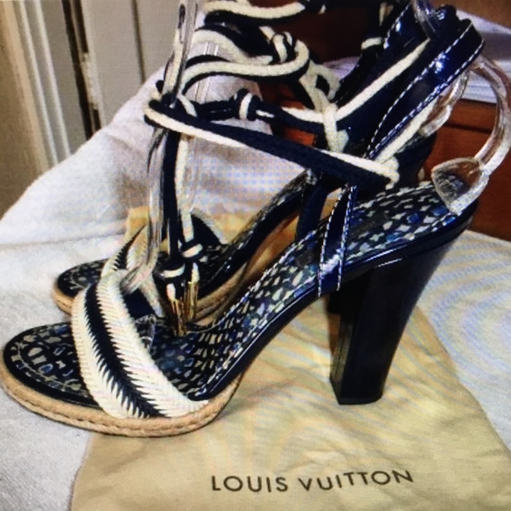 LOUIS VUITTON Heels - Picture 3 of 8